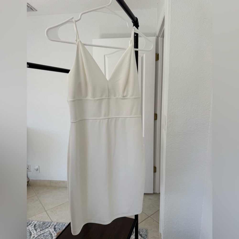 White express mini dress size XS barely worn in excellent condition